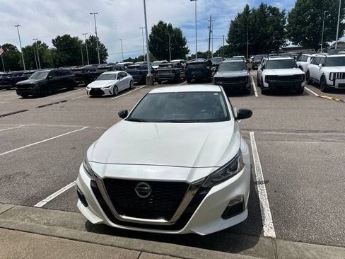 Used 2022 Nissan Altima 2.5 SR FWD image 2