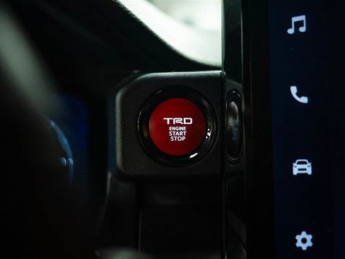 Used 2024 Toyota Tacoma TRD Off-Road w/ TRD Off Road Upgrade Package AWD/4WD image 17
