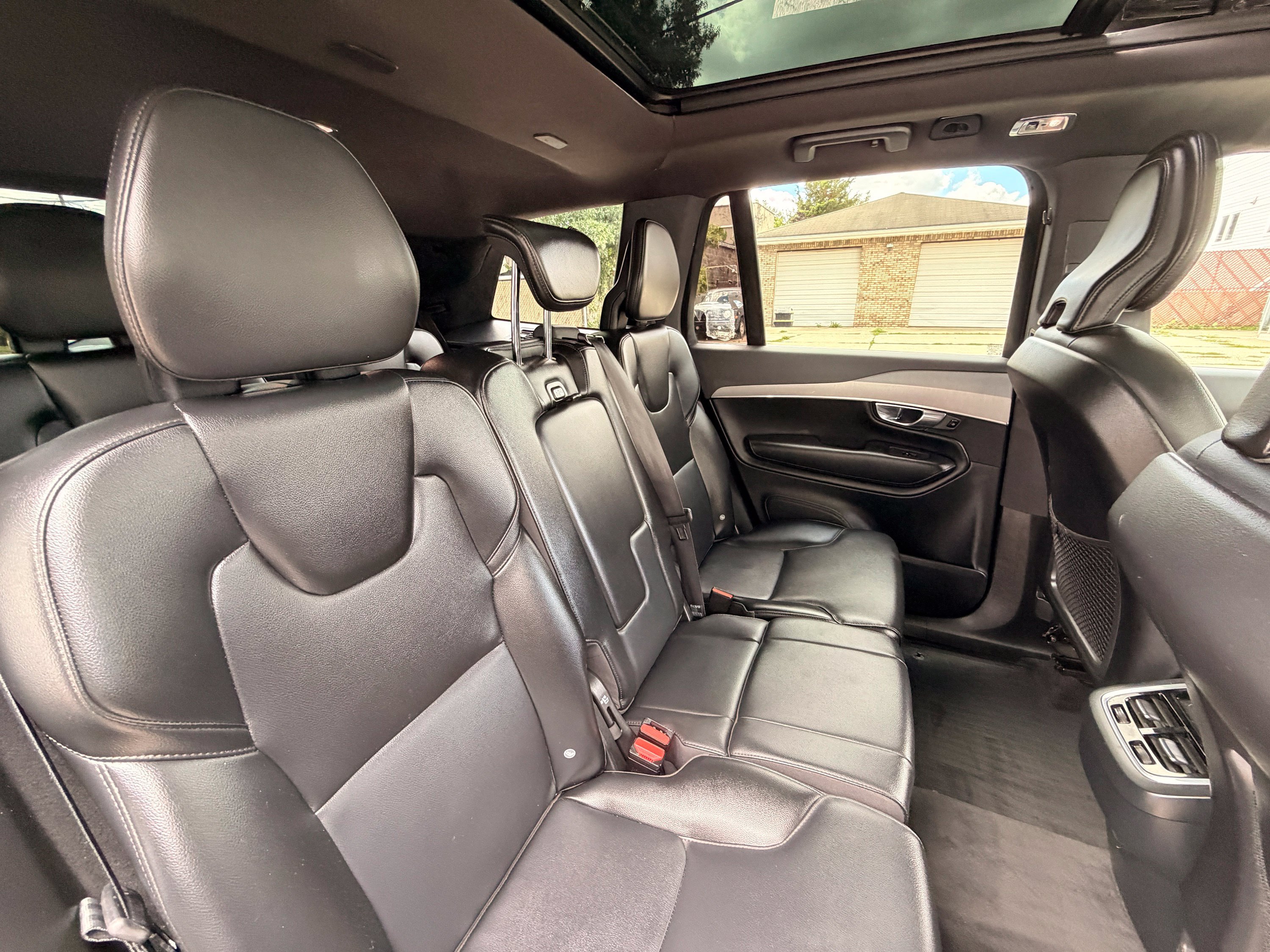 Used 2022 Volvo XC90 T5 Momentum w/ Climate Package AWD/4WD image 23