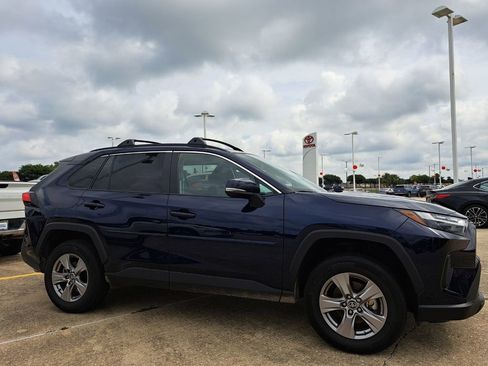 Used 2025 Toyota RAV4 XLE FWD image 3