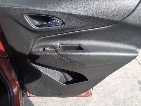 Used 2021 Chevrolet Equinox LT image 29