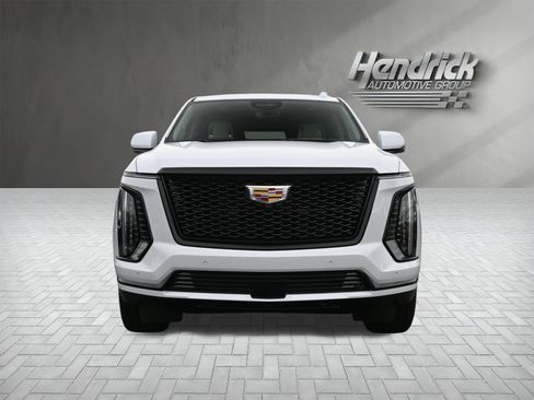 Used 2026 Cadillac Escalade Platinum Sport w/ LPO, Floor Liner Package AWD/4WD image 3