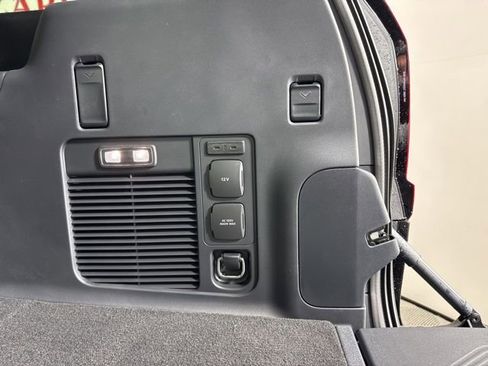 New 2025 Ford Expedition Max Platinum w/ Driver's Package image 27