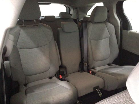 Used 2024 Toyota Sienna LE image 24