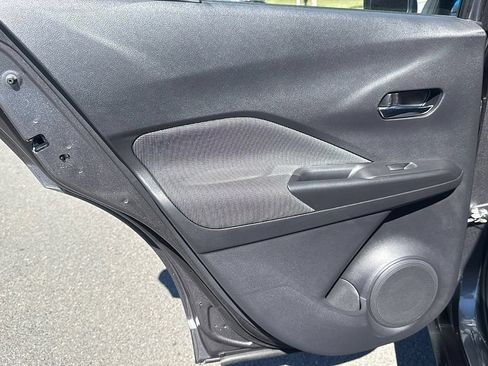 Used 2020 Nissan Kicks SV FWD image 12