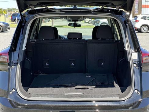 Used 2026 Nissan Rogue S FWD image 11