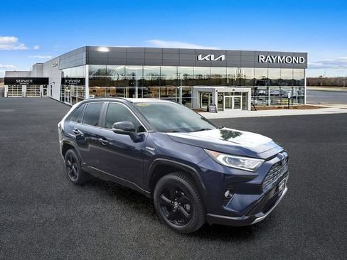 Used 2019 Toyota RAV4 XSE w/ XSE Weather Package AWD/4WD image 10