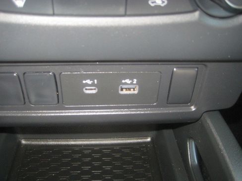 Used 2024 Nissan Frontier S RWD image 16
