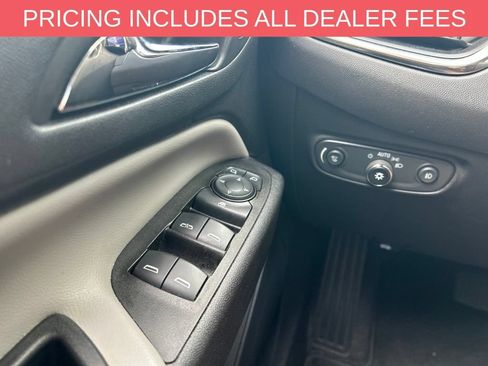 Used 2020 Chevrolet Equinox LT FWD image 19