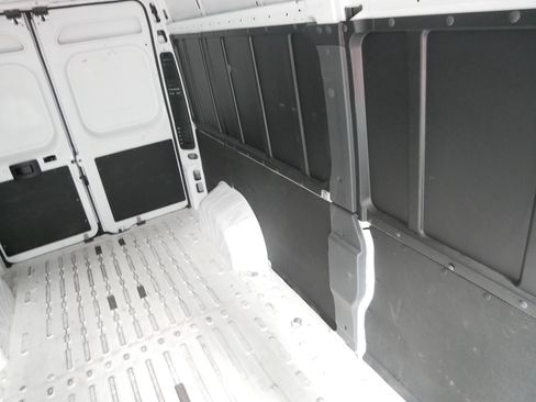 Used 2023 RAM ProMaster 2500 FWD image 14
