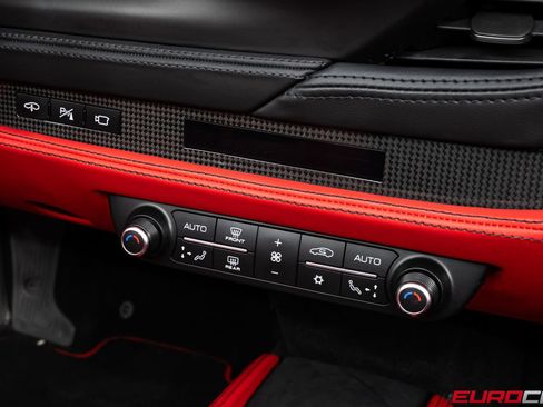 Used 2021 Ferrari F8 Tributo RWD image 41