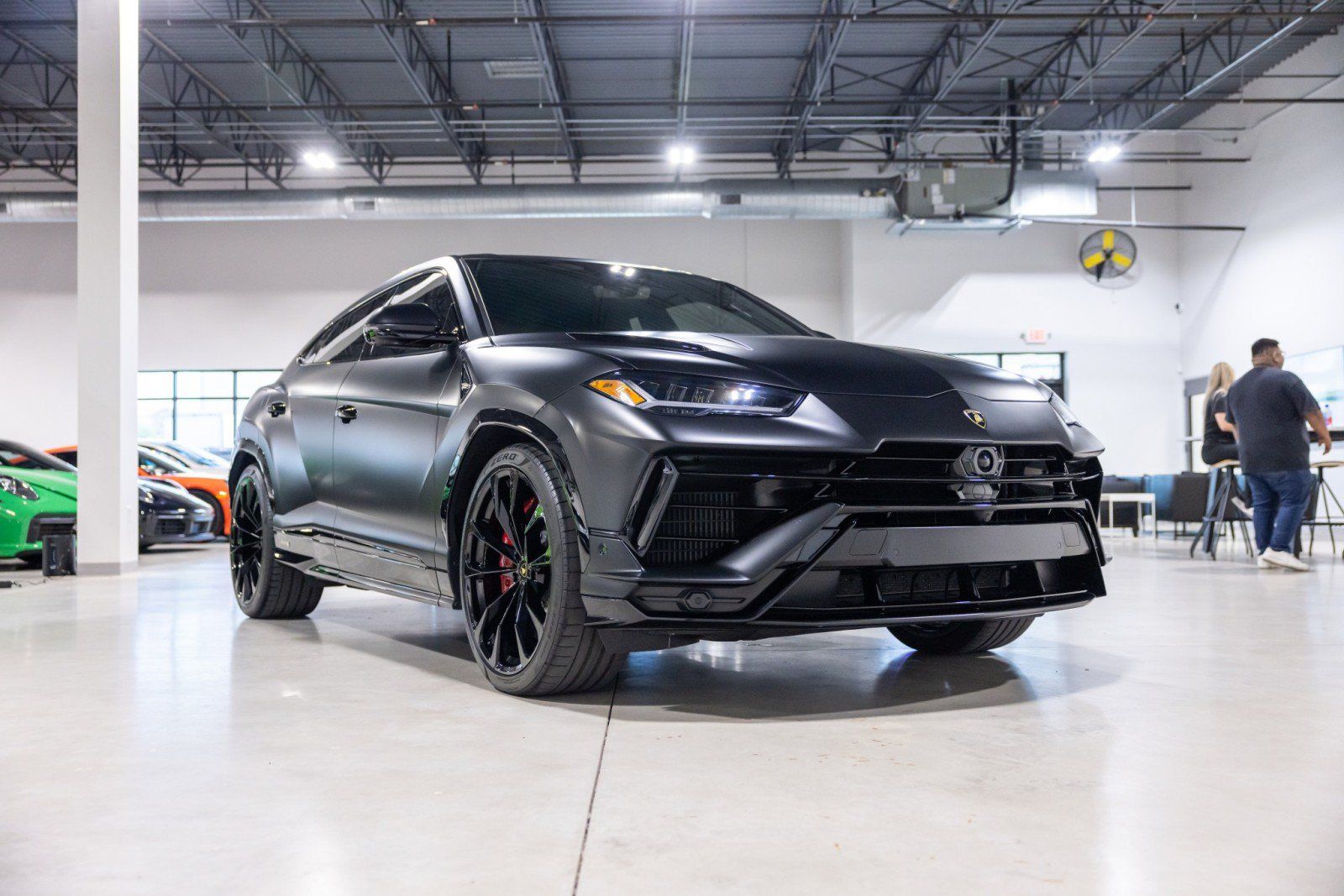 Used 2024 Lamborghini Urus S AWD/4WD image 3