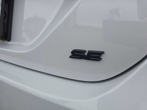 Used 2023 Toyota Camry SE image 13