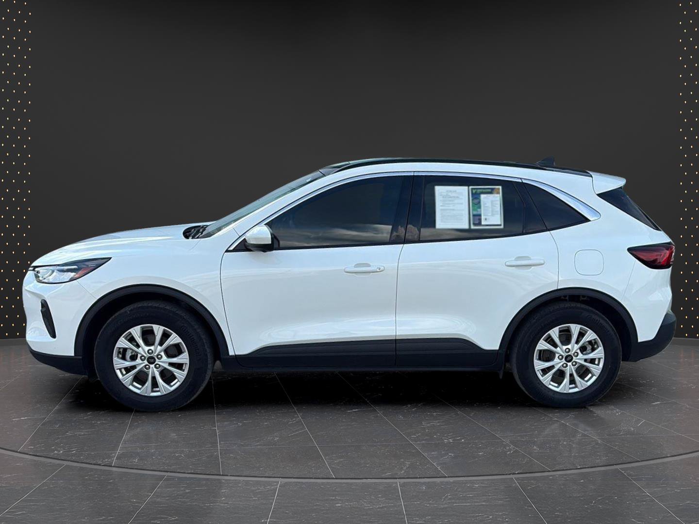 Used 2023 Ford Escape Active w/ Tech Pack #2 AWD/4WD image 2