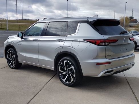 New 2025 Mitsubishi Outlander SEL image 18