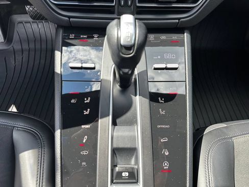 Used 2022 Porsche Macan GTS AWD/4WD image 21