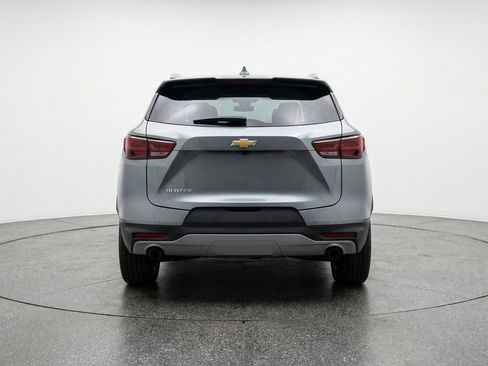 Used 2025 Chevrolet Blazer LT FWD image 7