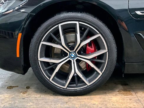 Used 2023 BMW 530e xDrive w/ Executive Package image 12