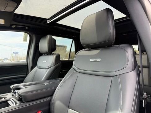 New 2026 Ford Expedition Max Platinum image 17