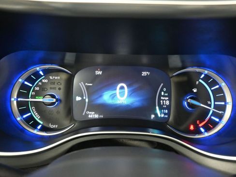 Used 2020 Chrysler Pacifica Limited w/ Advanced Safetytec Group image 17