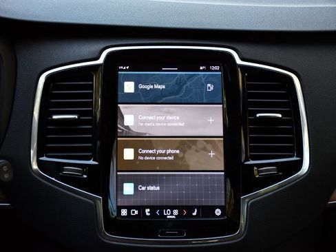 Used 2024 Volvo XC90 B6 Plus w/ Protection Package Premier image 22