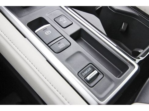 Certified 2025 Nissan Pathfinder SV w/ SV Premium Package FWD image 29