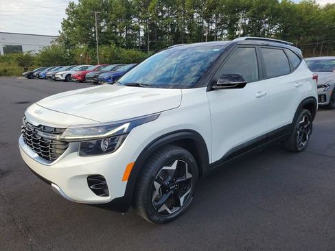 Certified 2025 Kia Seltos S AWD/4WD image 3
