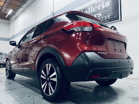 Used 2020 Nissan Kicks SV image 4