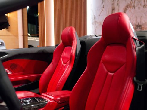 Used 2022 Audi R8 V10 w/ Carbon Exterior Package image 22