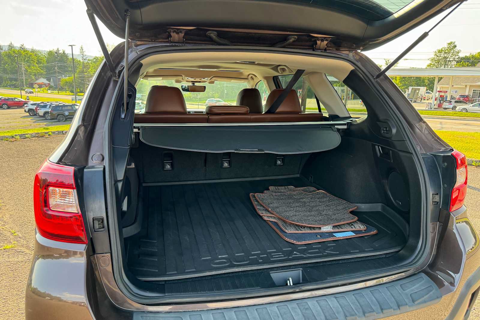 Used 2019 Subaru Outback 2.5i Touring AWD/4WD image 12