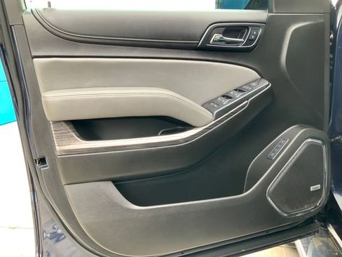 Used 2019 Chevrolet Tahoe LT w/ LT Signature Package image 14