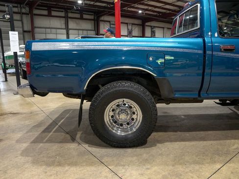 Used 1995 Toyota Pickup DX AWD/4WD image 9