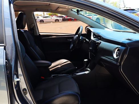 Used 2017 Toyota Corolla SE w/ SE Premium Package FWD image 30