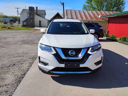 Used 2017 Nissan Rogue S AWD/4WD image 2
