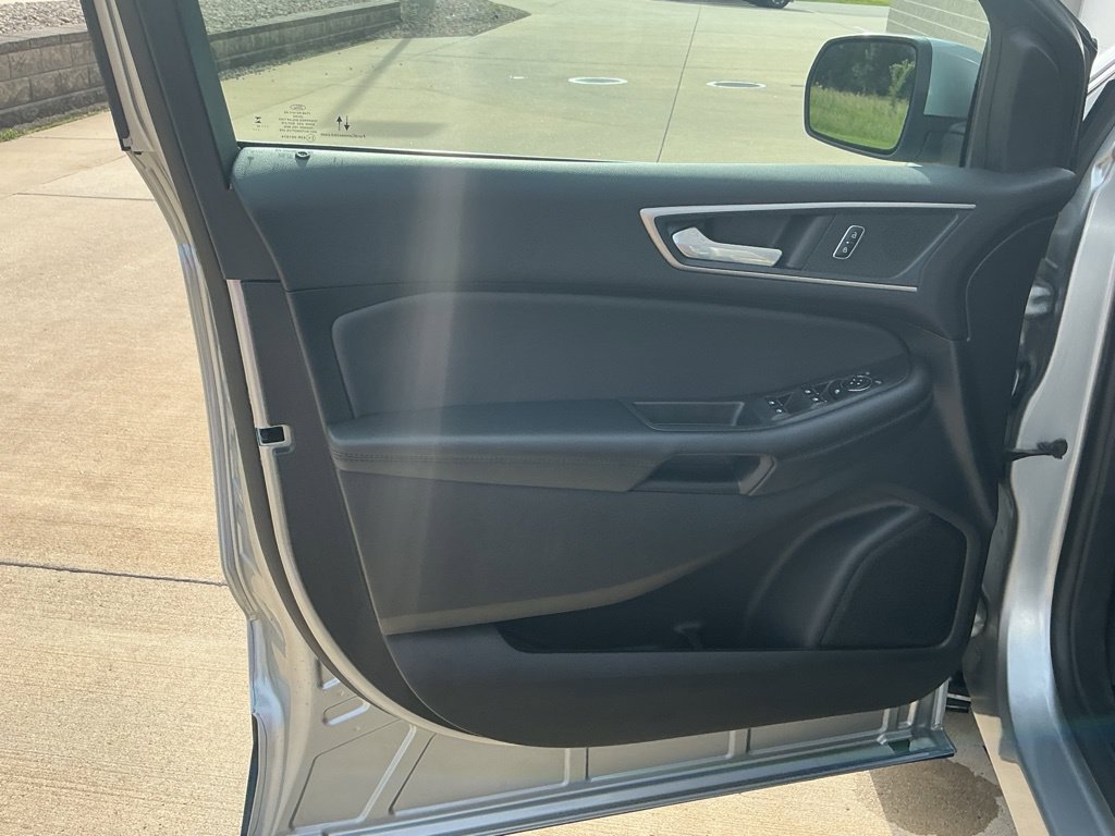Used 2024 Ford Edge SEL w/ Convenience Package AWD/4WD image 7