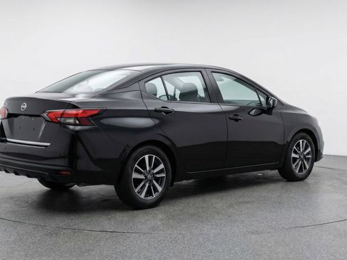 Used 2025 Nissan Versa SV FWD image 9