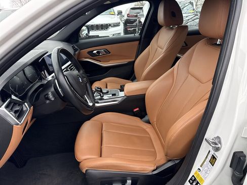 Used 2022 BMW 330i xDrive Sedan w/ Driving Assistance Package image 9