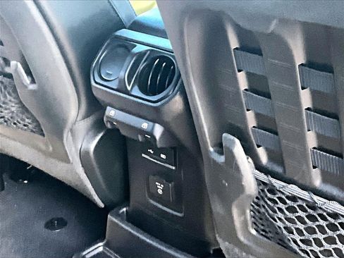 Used 2018 Jeep Wrangler Unlimited Rubicon image 17