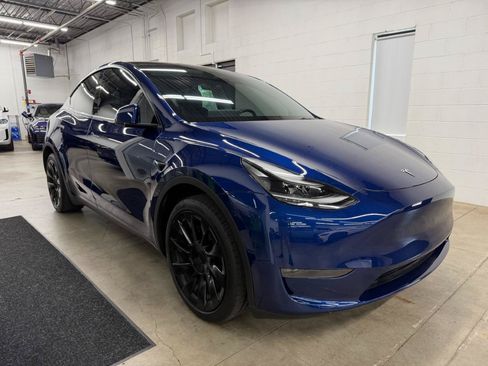Used 2023 Tesla Model Y Long Range AWD/4WD image 3