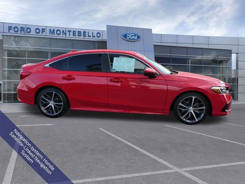 Used 2024 Honda Civic Touring image 2