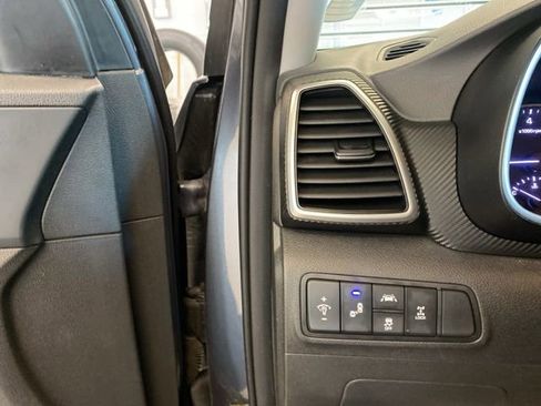 Used 2019 Hyundai Tucson Value AWD/4WD image 11