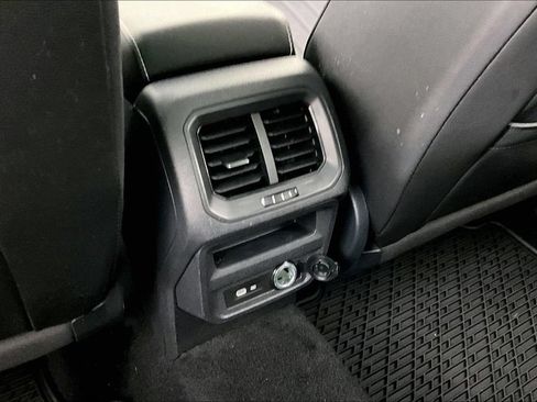Used 2023 Volkswagen Tiguan SE R-Line AWD/4WD image 9