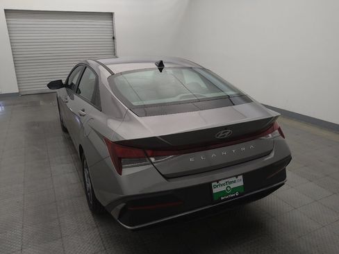 Used 2024 Hyundai Elantra SEL FWD image 6