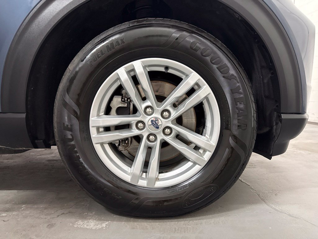 Used 2021 Ford Explorer XLT w/ Equipment Group 202A AWD/4WD image 48