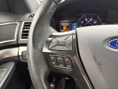 Used 2018 Ford Explorer XLT w/ XLT Appearance Package AWD/4WD image 15