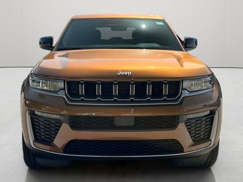 New 2026 Jeep Grand Cherokee Limited AWD/4WD image 11
