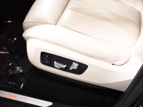 Used 2023 BMW X7 xDrive40i w/ Executive Package AWD/4WD image 16