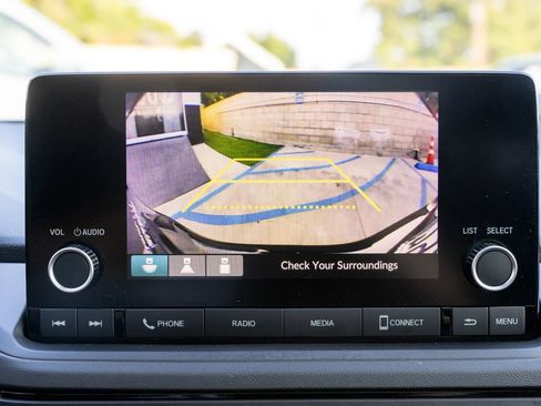 Used 2023 Honda Accord EX image 17