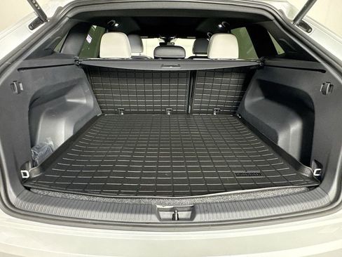 Used 2025 Volkswagen Atlas Cross Sport SEL Premium R-Line image 31