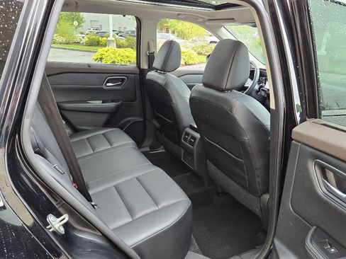Used 2021 Nissan Rogue SV w/ Premium Package AWD/4WD image 20